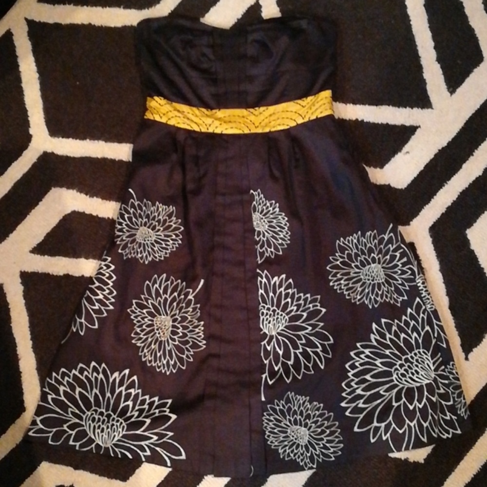 Strapless Anthropologie dress - Picture 2 of 8